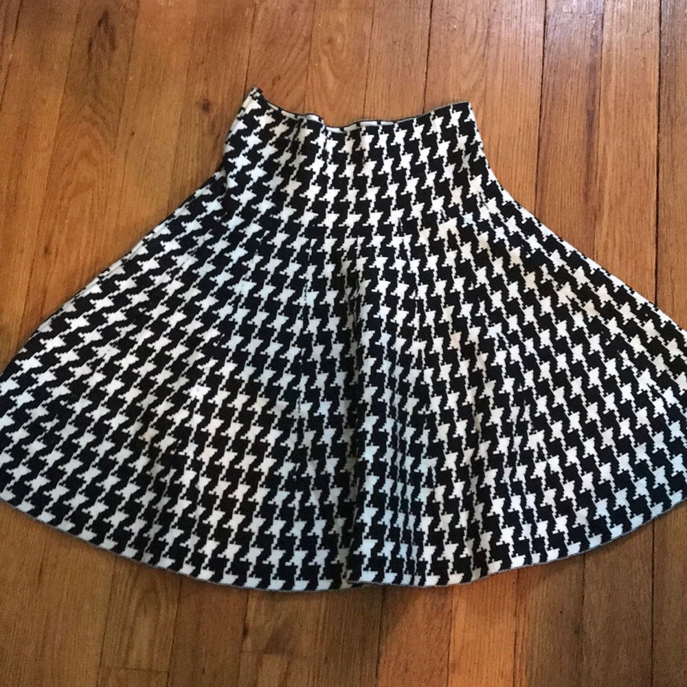 Houndstooth skirt